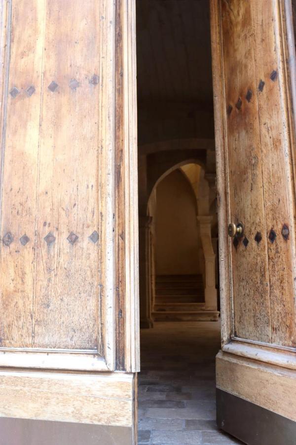 Uzes, Au Coeur Du Centre Medieval La Boussole D'Uzes, Appartement De Caractere Du XVII -Eme Siecle Exteriör bild
